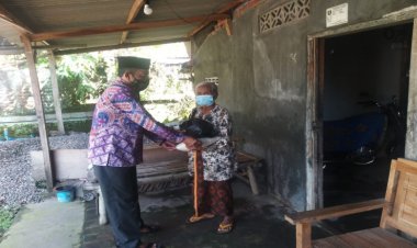 Sigit Sudaryadi Bagikan Ratusan Paket Sembako Untuk Warga Terdampak Pandemi Covid-19