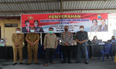 Kapolres Ngawi Dampingi Komisi lll DPR RI Meninjau Pelaksanaan Penyerahan BTPKLW