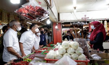 Keliling Pasar, Mendag Pastikan Pasokan Bahan Pokok Aman Jelang Lebaran