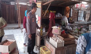 Polsek Mantingan Datangi Pasar Tradisioanal, Memastikan Keamanan Kondusif Pasca Kenaikan BBM