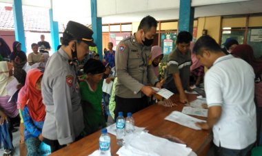 BLT Kompensasi BBM Dibagikan, Polsub Sektor Kasreman Kawal Penyaluran