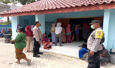 Polsek Geneng Kawal Pengamanan Penyaluran BLT Kompensasi BBM