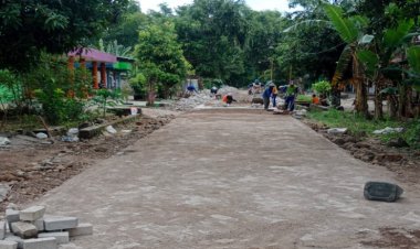 Tingkatkan Infrastruktur, Pemdes Klampisan Genjot Pavingisasi