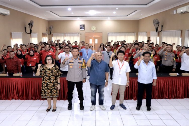 Kapolres Madiun Berikan Arahan Kepada Pegawai Alfamart Tentang Pencegahan Tindak Pidana Pencurian