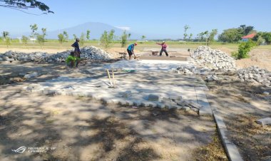 Pemdes Jambangan Terus Bersolek, Percantik Lapangan Desa Untuk Ruang Hijau dan Peningkatan Ekonomi