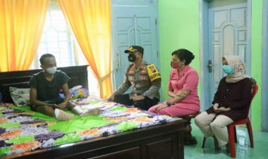 Kapolres Ngawi Kunjungi Anggota yang Sakit Pasca Mengalami Lakalantas