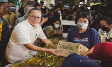 Mendag Zulhas Luncurkan MINYAKITA Rp14 Ribu per Liter