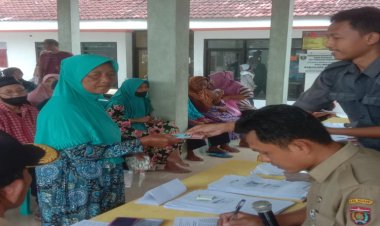 50 Warga Desa Bangunrejokidul Kedunggalar Terima BLT DD