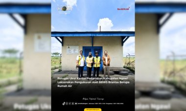 Petugas Ukur Kantor Pertanahan Kabupaten Ngawi Laksanakan Pengukuran Aset BBWS Brantas Berupa Rumah Air